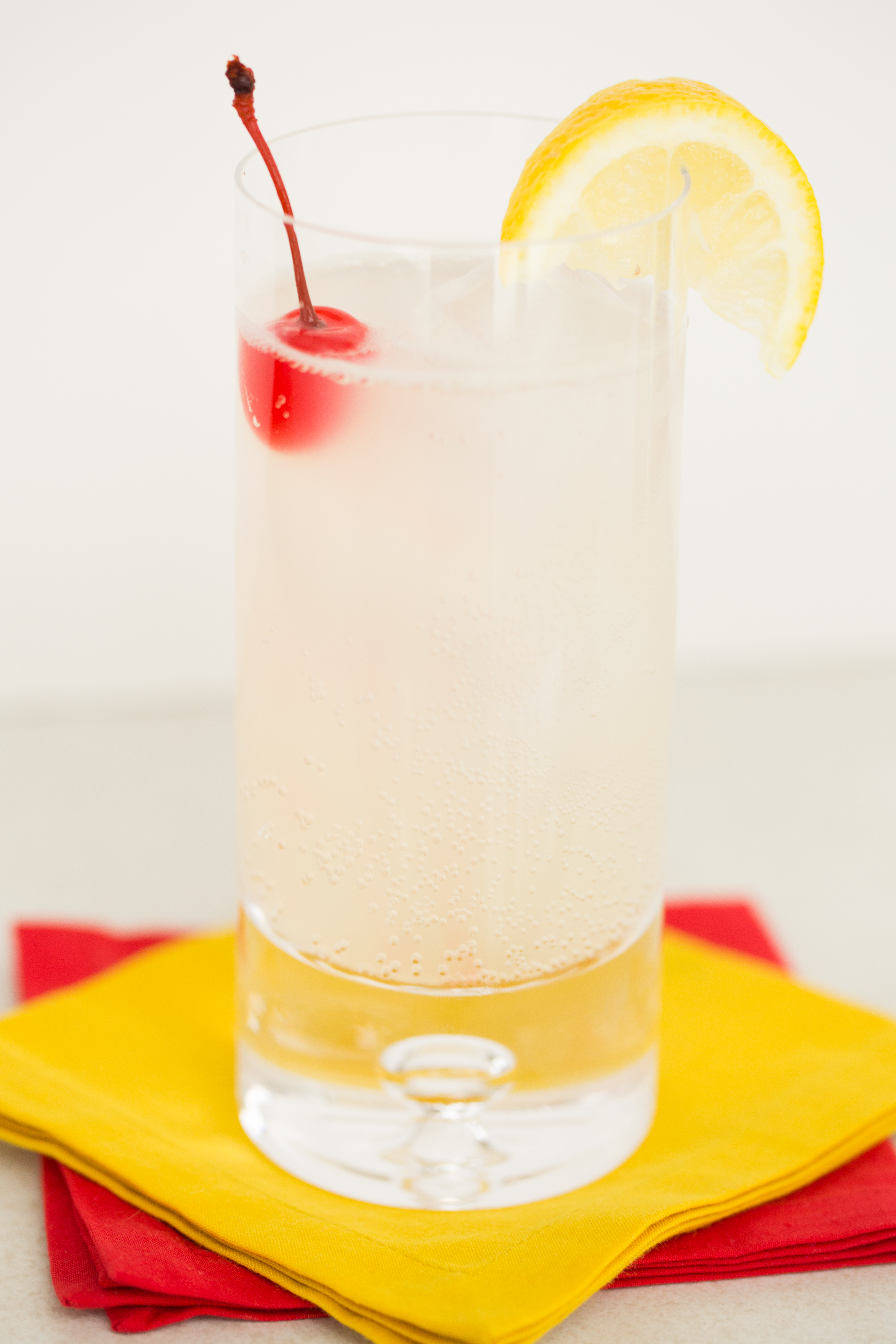 Ромовый дневник коктейль как делается. Джин физ коктейль. Квас из банановой кожуры. Джин физ рецепты. Порошковый алкоголь рецепты.