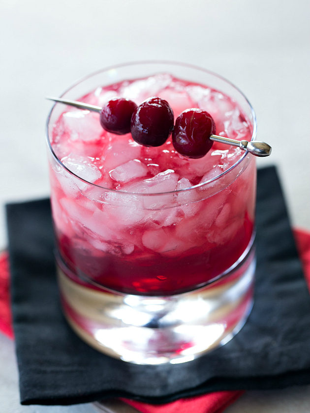 cranberry gin tonic